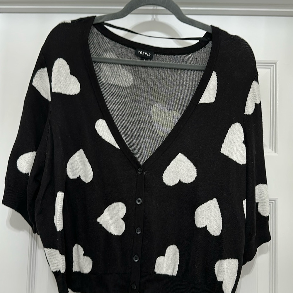Torrid black and white heart sweater size 2